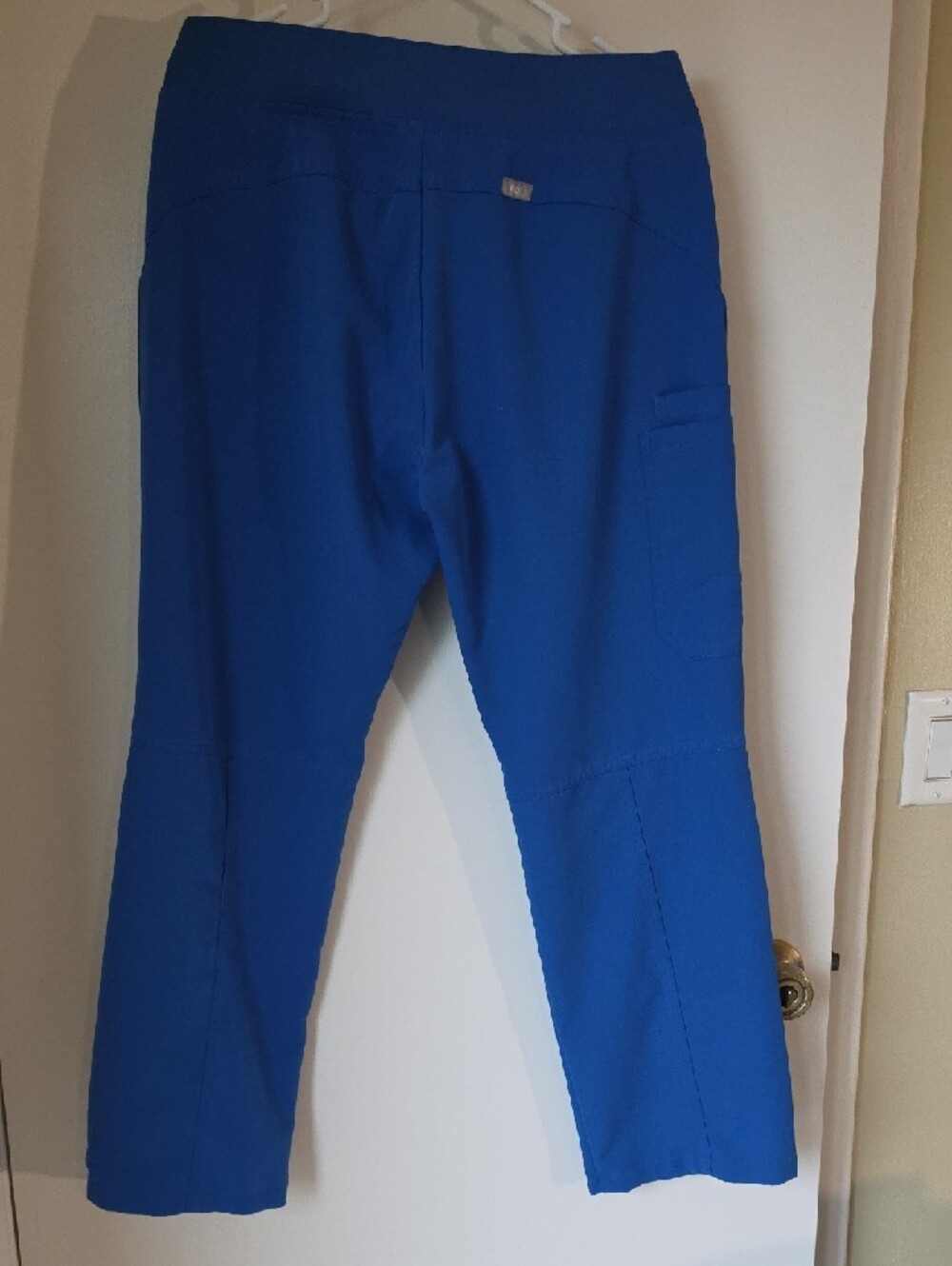 Set FIGS Royal Blue V-Neck Medical Scrub - Picture 4 of 4